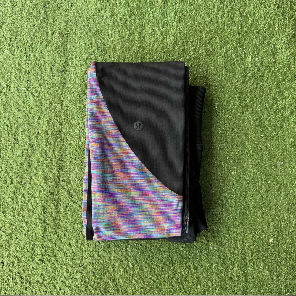 Reversible Lululemon leggings, size 4